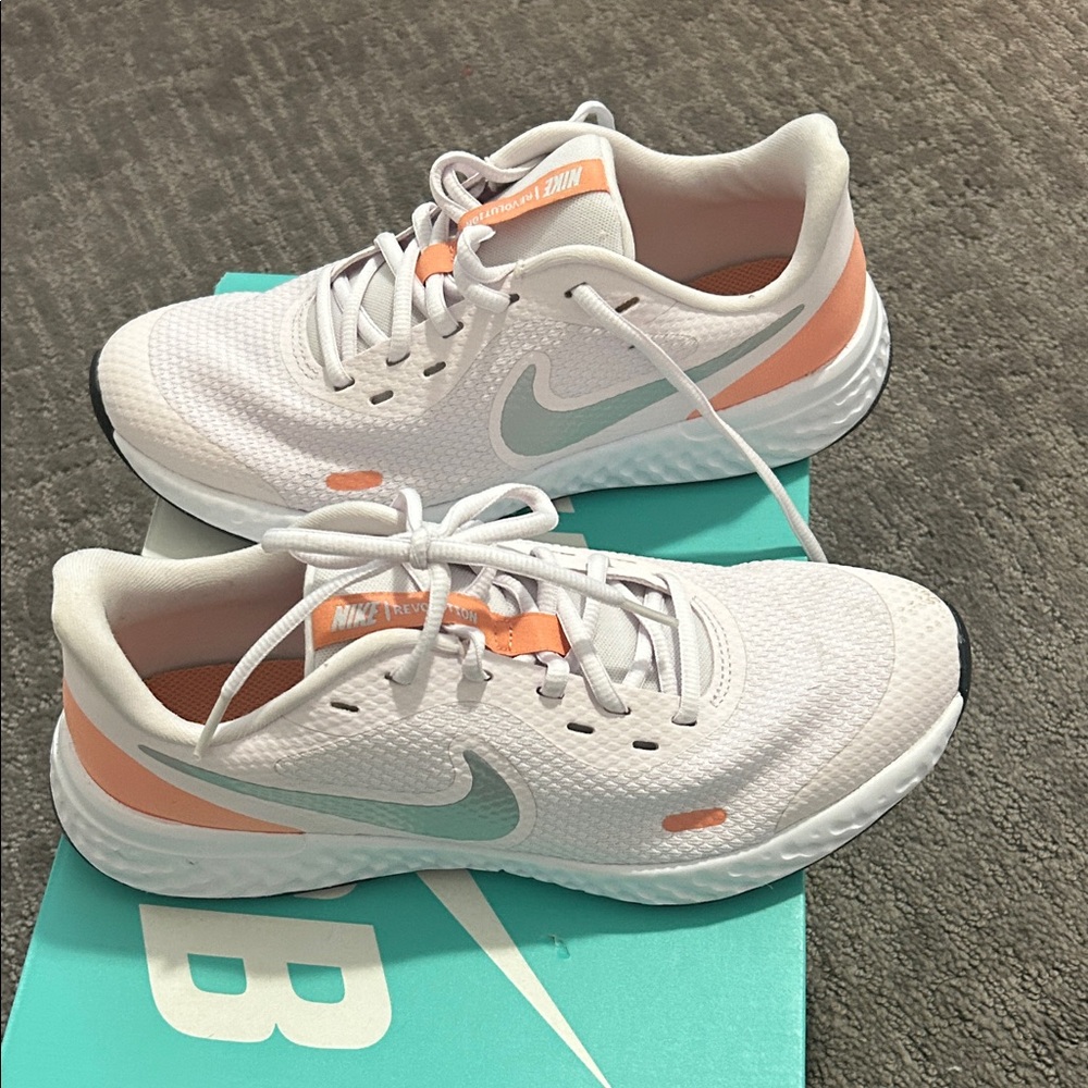 Nike Women's White and Peach Sneakers